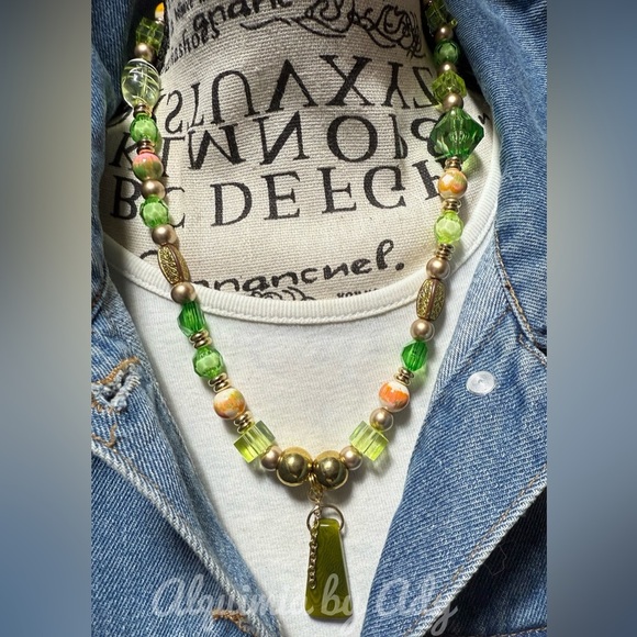 Alquimia Green and Gold Beaded Necklace - Picture 2 of 2